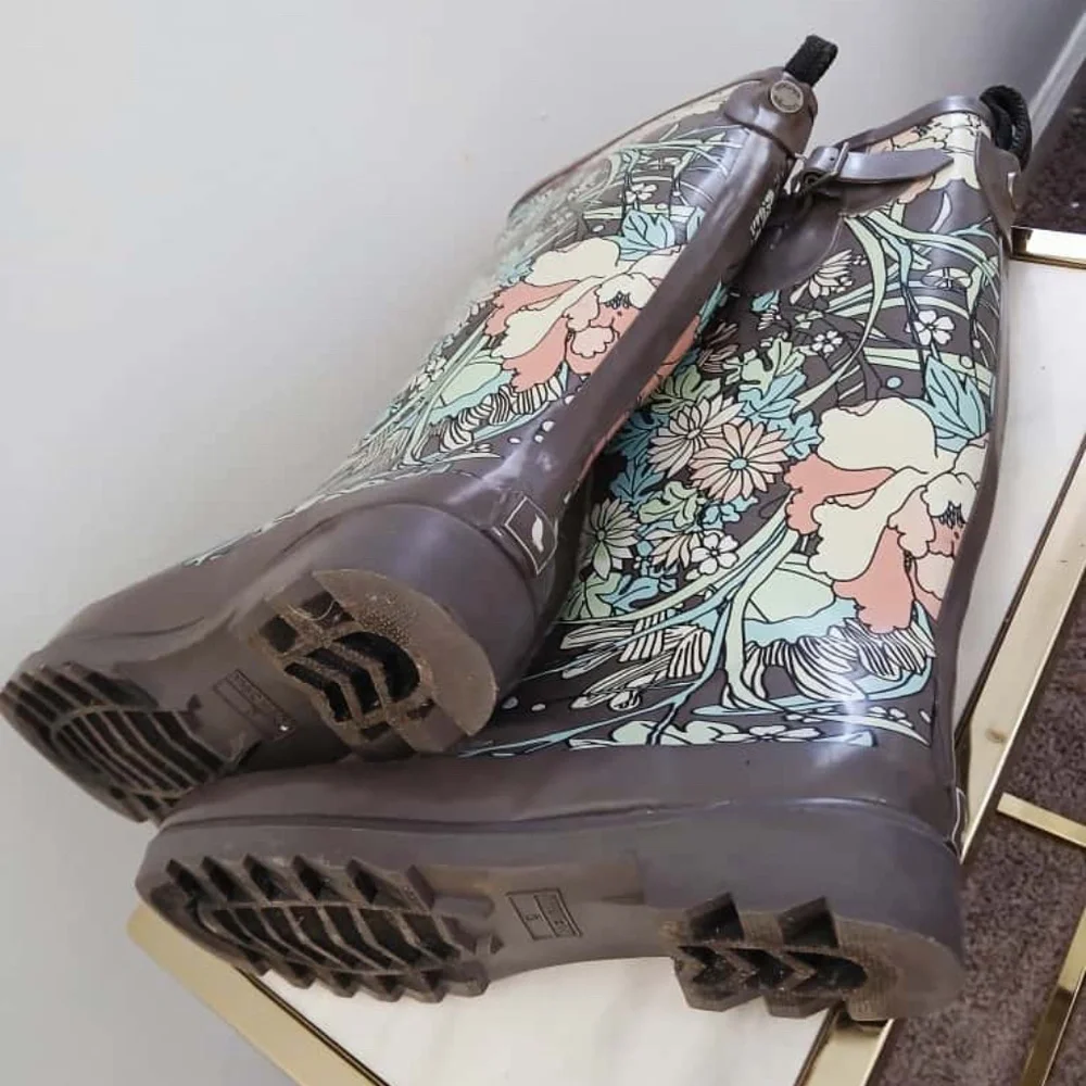 Sakroots Women’s Floral Print Rain Boots Size 6.